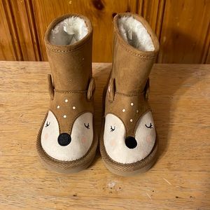 Old Navy Tan Deer Themed Toddler Size 7 Winter Boots